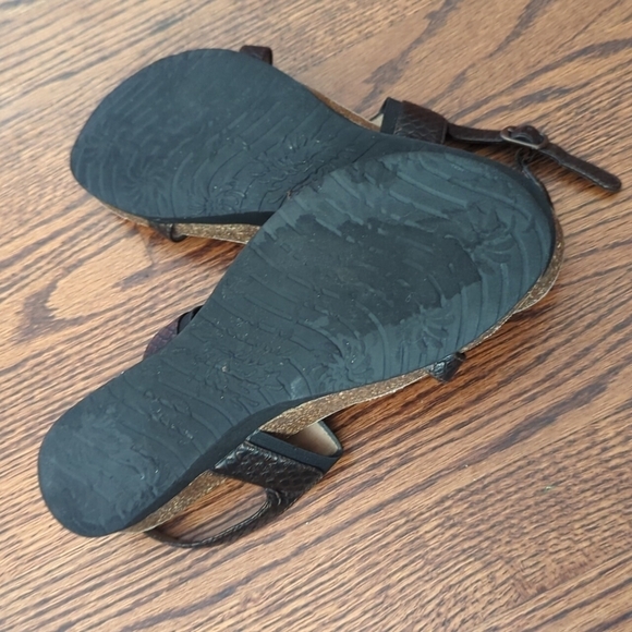 Abeo textured metallic neutral leather t strap thong sandals Cork bed. Sz 9 - Picture 7 of 9